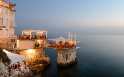 Una tenda per la terrazza di un ristorante